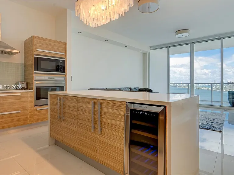 2020 N Bayshore Dr #1905 — Photo 26