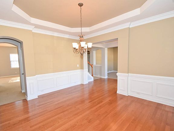 4th image of 716 Cavendish Ln