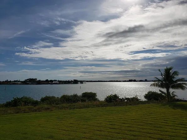 4 Harbour Isle Drive E #203, Fort Pierce, FL 34949