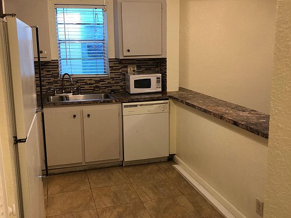 4th image of 4166 NW 90th Ave APT 204