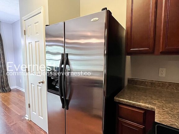 4th image of 8904 Greylock Dr