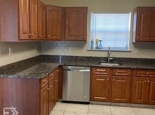 2105 Ridgeview Ct, Parlin, NJ 08859