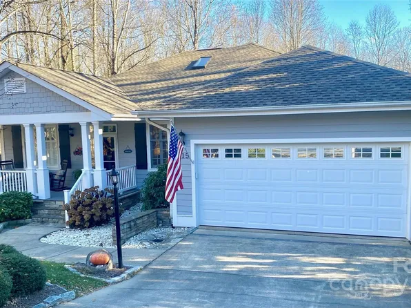 115 Chancery Ct, Flat Rock, NC 28731