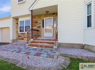 40 La Valencia Rd, Old Bridge, NJ 08857