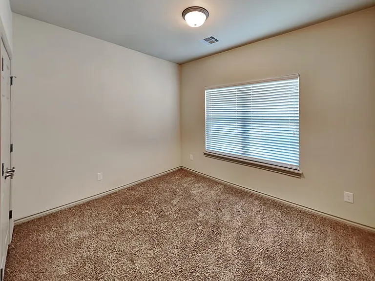 9416 NW 91st Cir — Photo 18