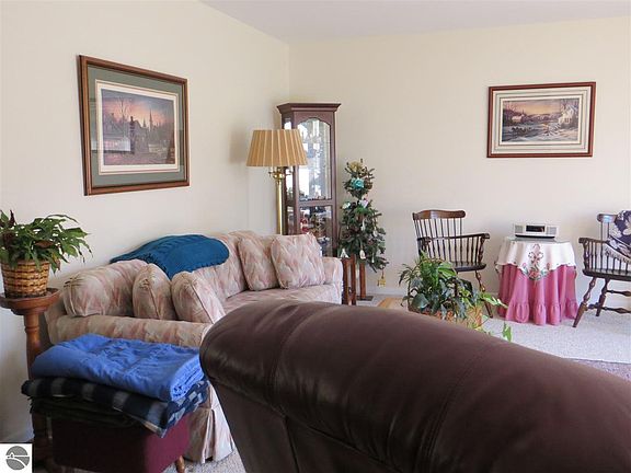 5th image of 1146 Bay Dr