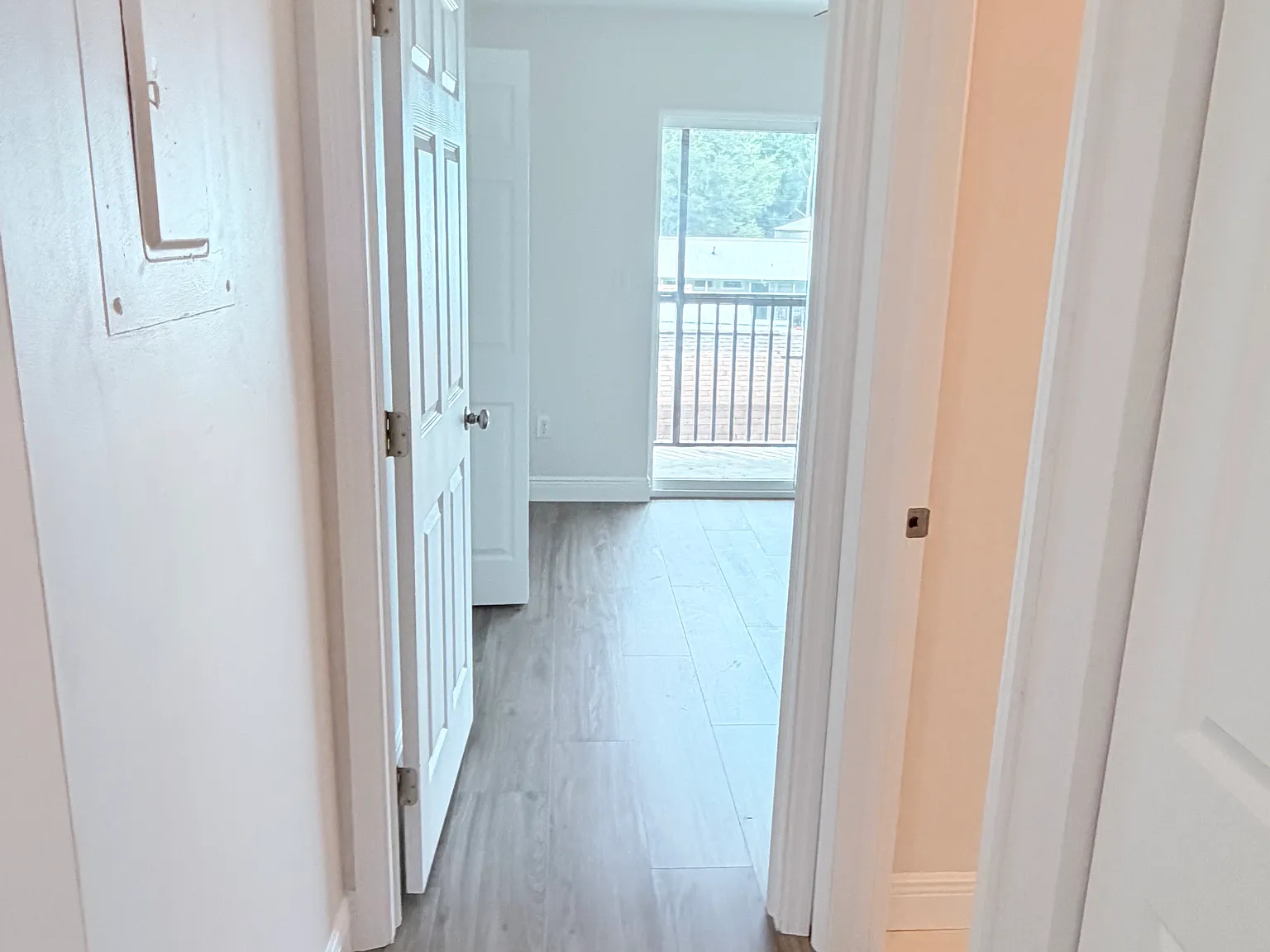 2 bed, 1.5 bath, 1000 sqft, $1,375 — Photo 2