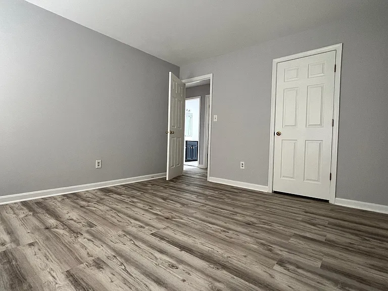 15116 Serbian Ln — Photo 22
