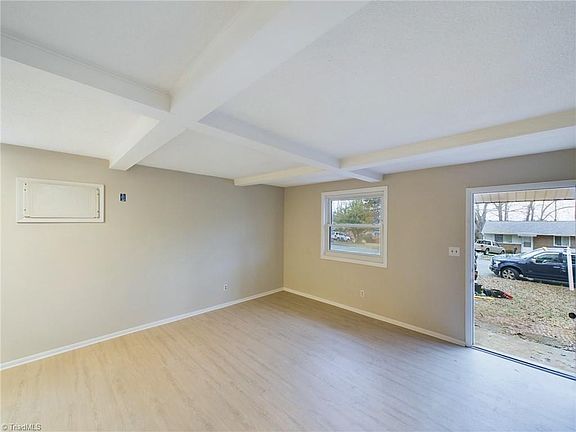5th image of 2608 Ponderosa Dr
