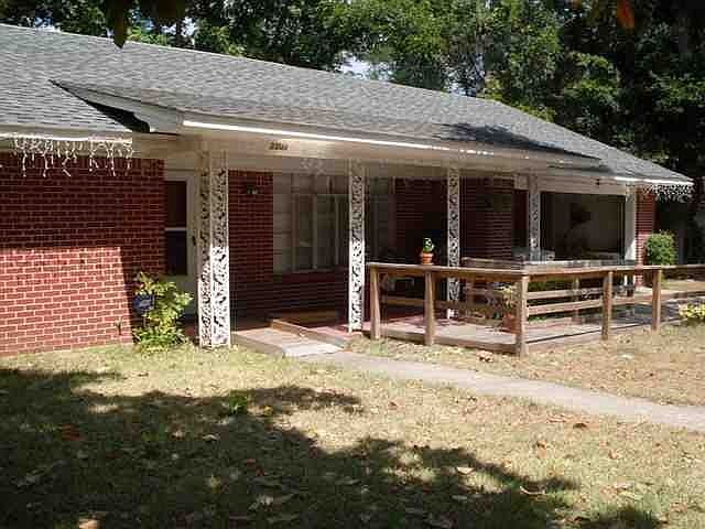 1st image of 2301 Magnolia St