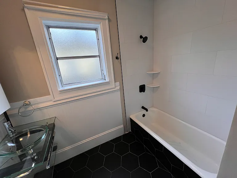 220 Leon Ave — Photo 22