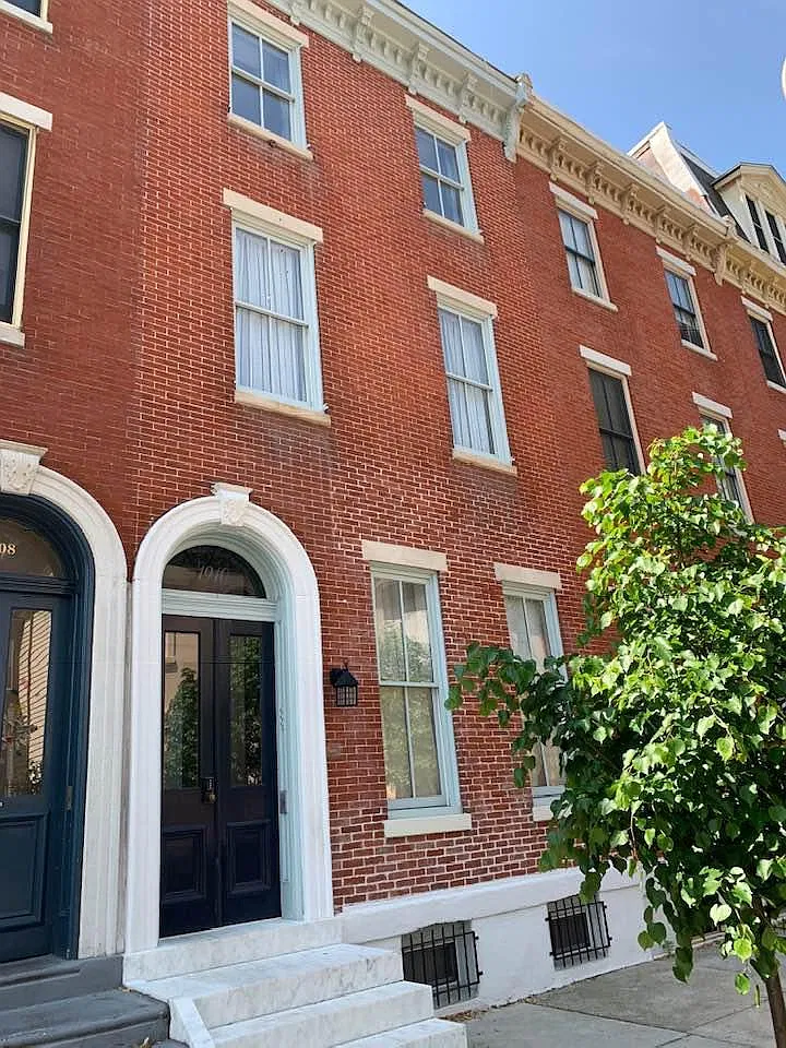 1 bed, 820 sqft, $1,900 — Photo 1