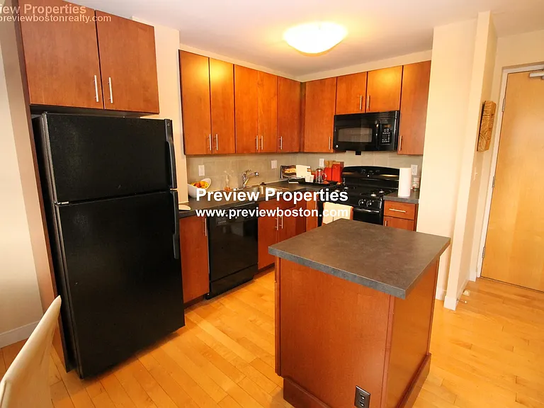 Camelot Ct — Photo 16
