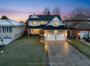 921 Jasper Ct, Kingston, ON K7P 2A4