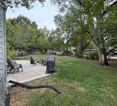 5th image of 1818 Illinois St