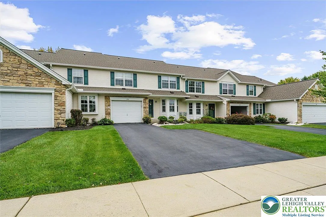 3 bed, 2.5 bath, 2034 sqft, $2,700 — Photo 3