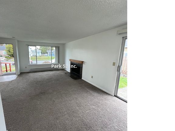 4th image of 3714 S Ainsworth Ave #A