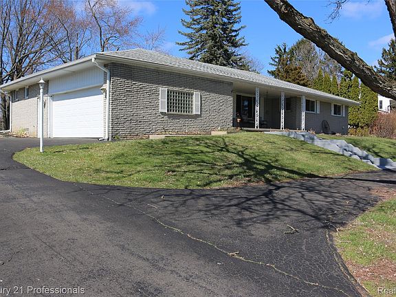 2nd image of 650 Longford Dr