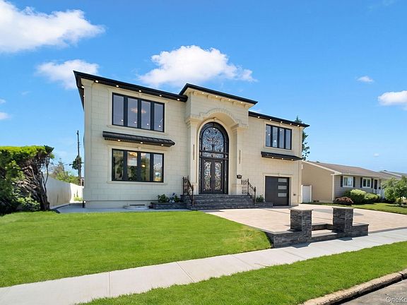 4th image of 769 Anderson Avenue