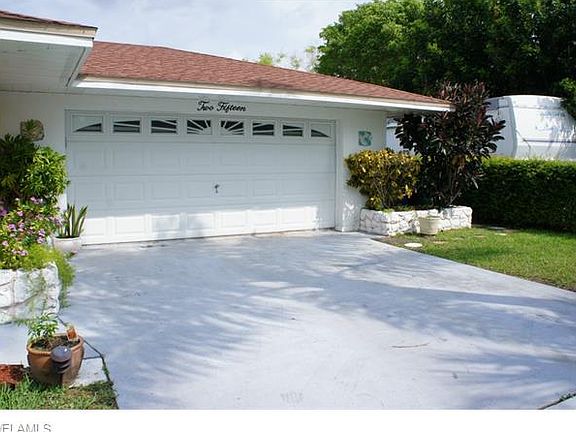 3rd image of 215 S Lake Dr