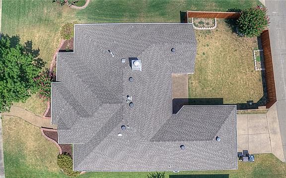 3rd image of 2404 Elm Leaf Ln