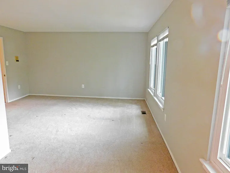 10315 Cherry View Ct — Photo 12