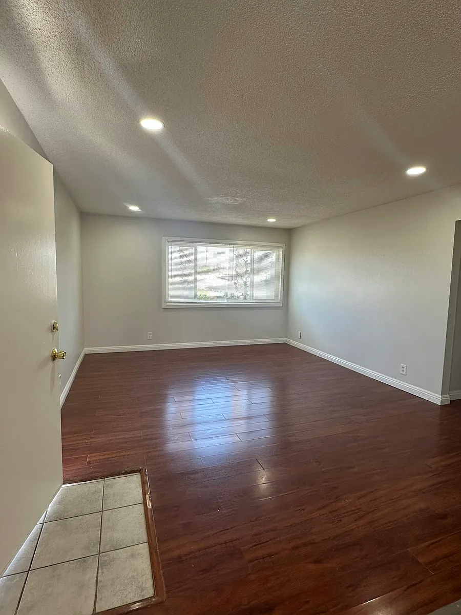 Building Photo - 22877 Adrienne Ave #10
