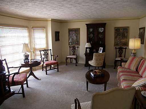 4th image of 568 Keeler Woods Dr