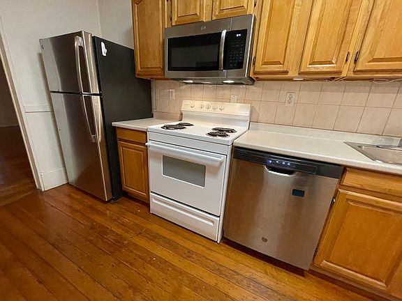 3rd image of 13 Englewood Ave #1864abc5e