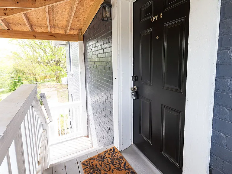 501 Steele St — Photo 2
