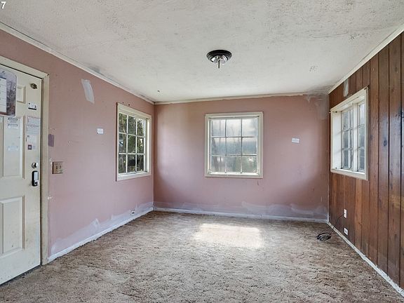 2nd image of 30765 NW Hillcrest St