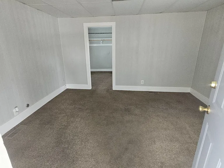 1427 Lincoln St — Photo 7