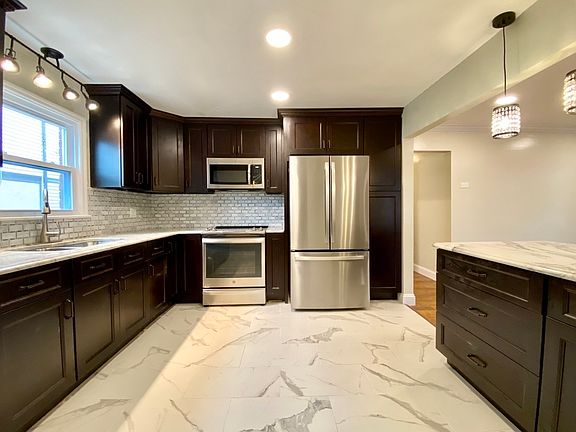 4th image of 4218 Avenue I Floor 1