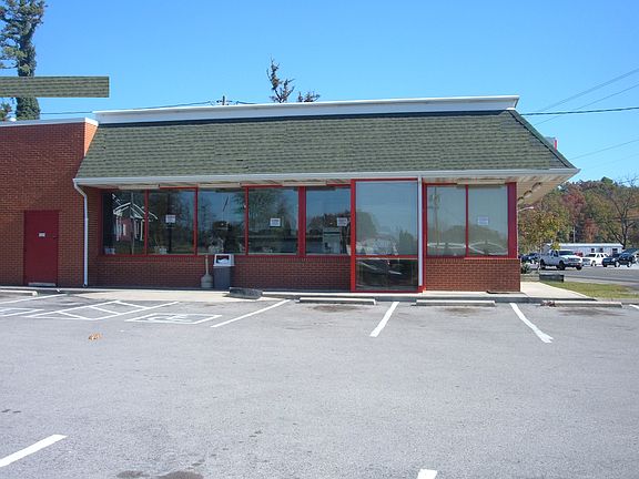 3rd image of 20069 Alberta St