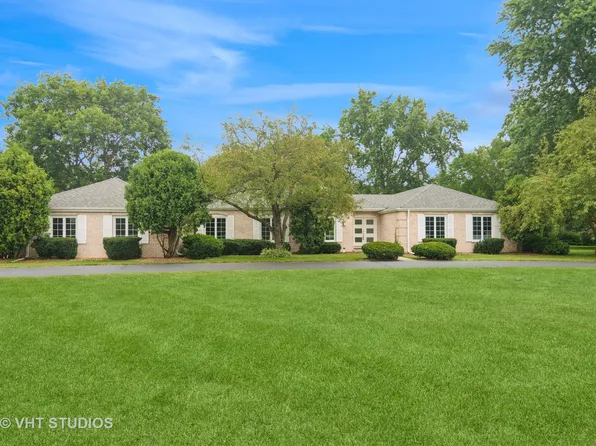 2317 Coach Rd, Long Grove, IL 60047