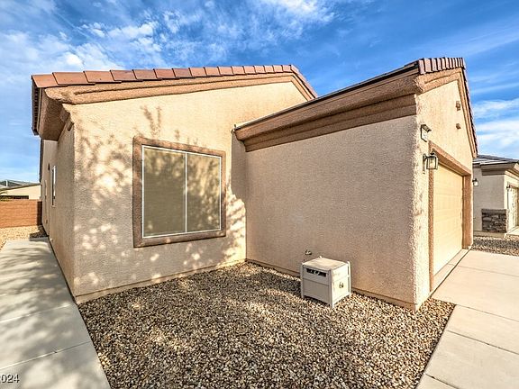 4th image of 7428 Petrel St