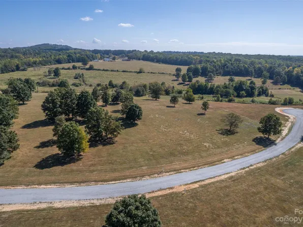 405 Mountain View Ln, Tryon, NC 28782