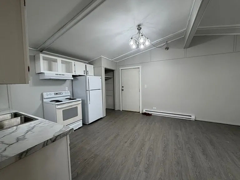 610 28th Ave N — Photo 12