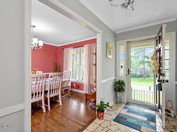 2nd image of 3056 Ashby Dr