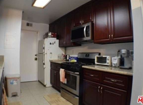 3rd image of 12344 Runnymede St Unit 2