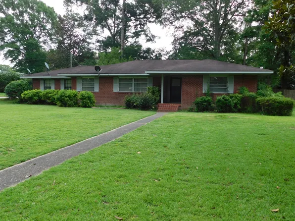 1741 Orchard Dr, Columbia, MS 39429