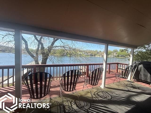 1st image of 1035 Lakeshore Dr