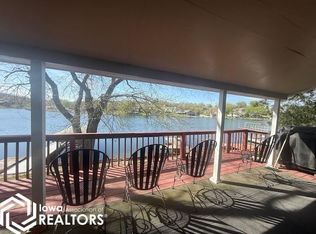 1035 Lakeshore Dr, Brooklyn, IA 52211