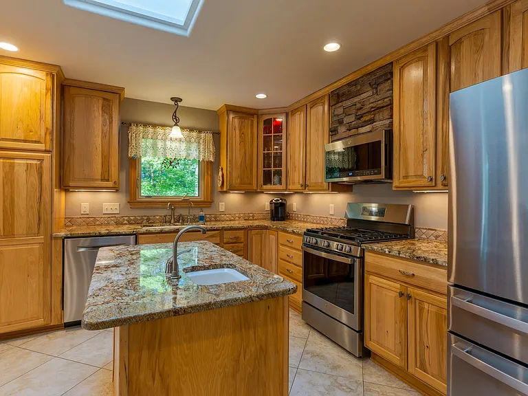 9630 Marcella Dr NE — Photo 38