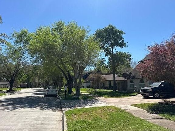 4th image of 6927 Wagonwheel Ln