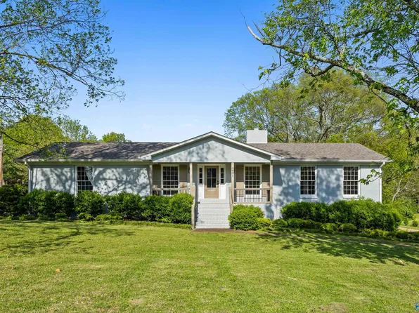 4001 Granada Dr SE, Huntsville, AL 35802