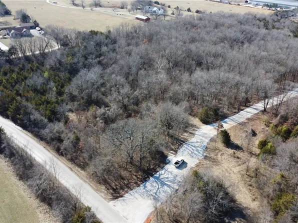 10149 SE Campbell Rd, Fayetteville, AR 72701