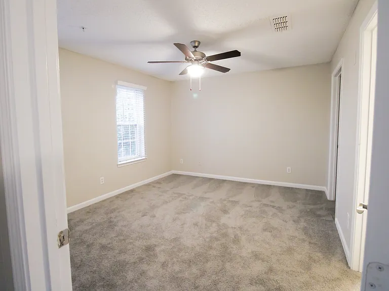 Mountainside Manor — Photo 11