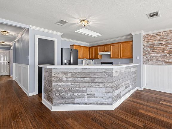 5th image of 808 Minturn Ln