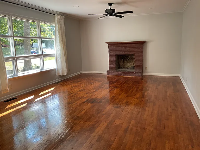 826 E Lakeside Dr — Photo 5